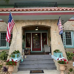Ms. Maggie's South Country Bed & Breakfast