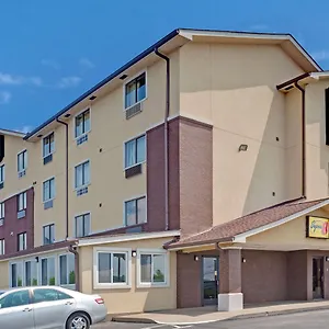 Hotel Super 8 By Wyndham Nashville/ Dntn/ Opryland Area **